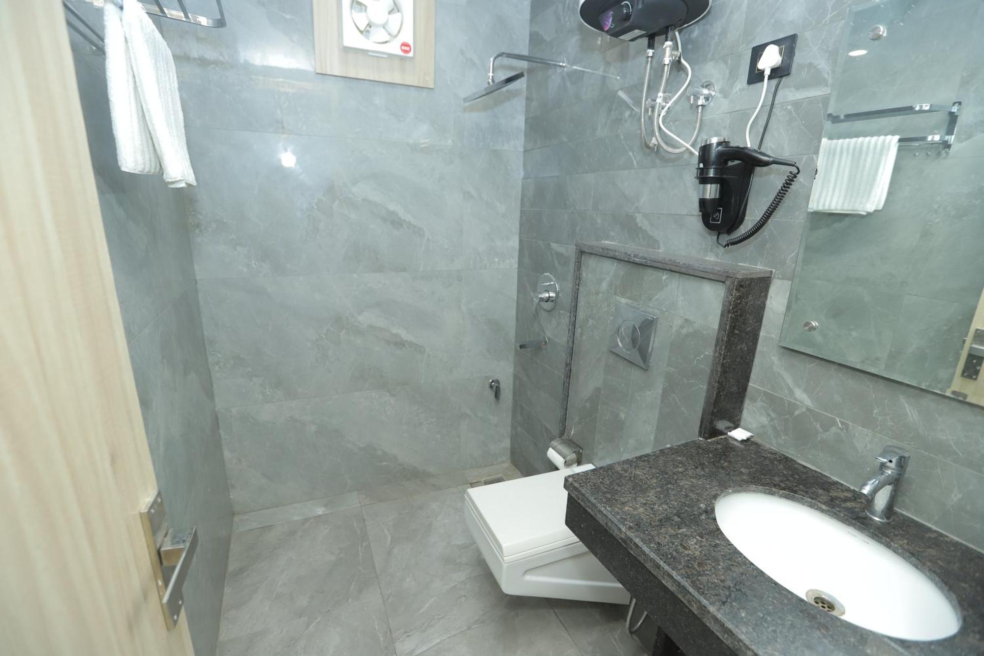 Zed Hotel - Delhi International Airport New Delhi Extérieur photo